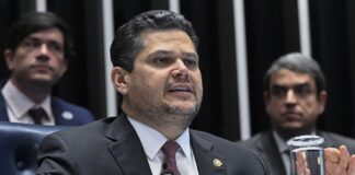 Alcolumbre defende derrubar transição do fim da escala 6×1 | Política