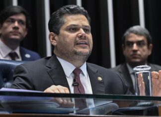 Alcolumbre defende derrubar transição do fim da escala 6×1 | Política
