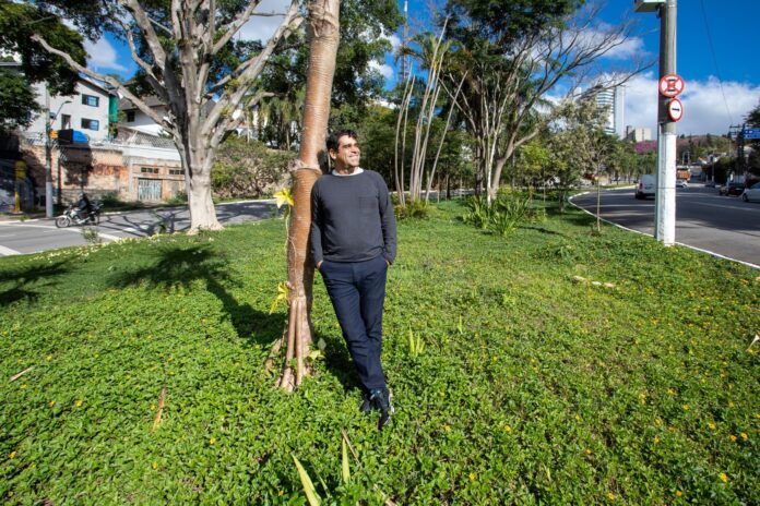 Arquiteto e paisagista desenvolveu jardins de chuva, política pública que